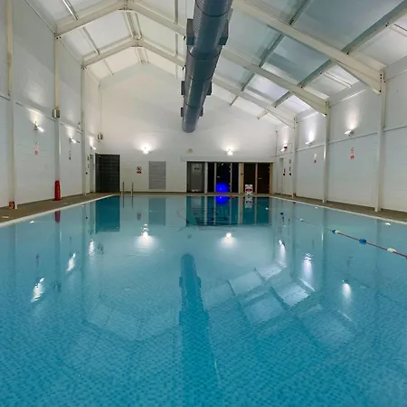 Dollar, The Bay, 2 Bedrooms With Ensuites, Parking For 2 Cars, 2 Small Dogs Welcome Filey