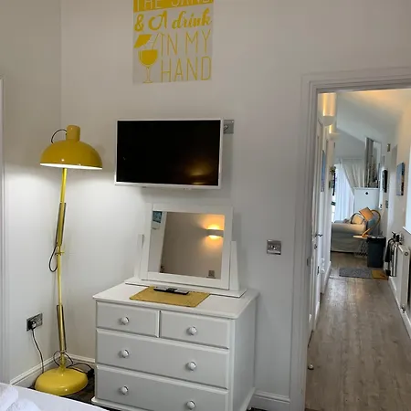 Sand Dollar, The Bay, 2 Bedrooms With Ensuites, Parking For 2 Cars, 2 Small Dogs Welcome Vakantiehuis *