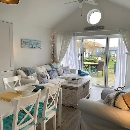 Semesterbostad Dollar At The Bay, Sleeps 4, 2 Small Dogs Welcome For Free Filey