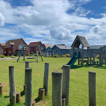 Prázdninový dům Dollar At The Bay, Sleeps 4, 2 Small Dogs Welcome For Free *